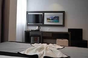 Pasaport Pier Hotel