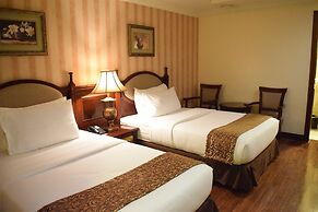 Villa Caceres Hotel