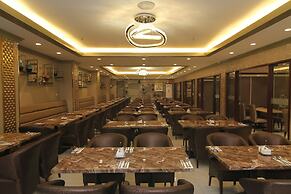 Villa Caceres Hotel