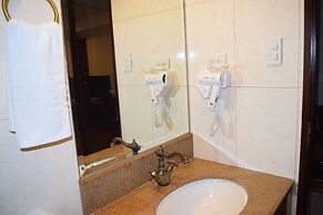 Villa Caceres Hotel