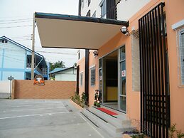 Fun Dee Mansion