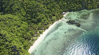 Sangat Island Dive Resort
