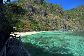 Sangat Island Dive Resort