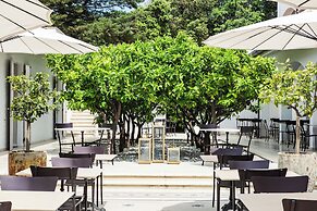 SeeBay Hotel