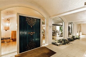SeeBay Hotel