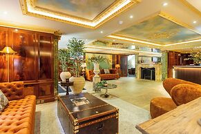 Mayfair House