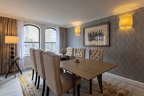 Mayfair House