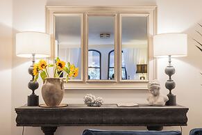 Mayfair House