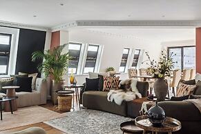 Mayfair House