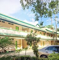 J Holiday Inn