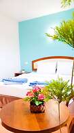 J Holiday Inn