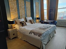 Rooms on The Prom