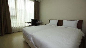 Cplus Residence