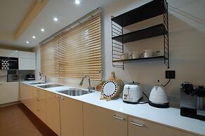 YE'4 Guesthouse