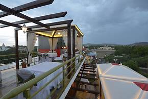 Hotel J P International
