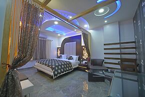 Hotel J P International