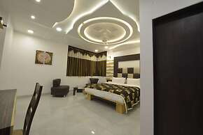 Hotel J P International