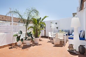 Sitges Group Blue and White