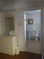Breeze Inn Bed and Breakfast