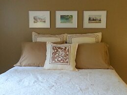 Creekside B & B