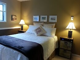 Creekside B & B