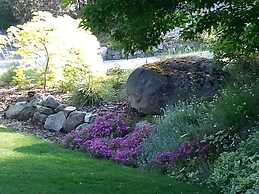 Creekside B & B