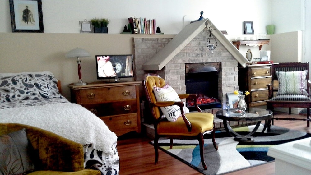 Opus 74 Bed & Breakfast