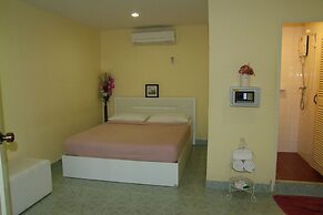 Aree 's House