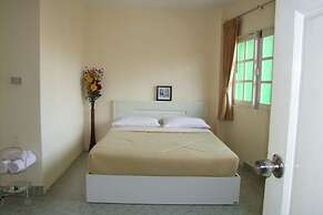 Aree 's House