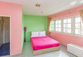 Aree 's House