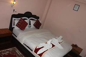 Festoon Hotel