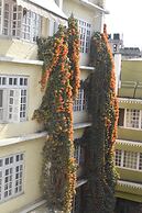 Festoon Hotel