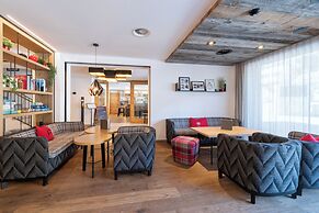 Heart Hotel Grischuna