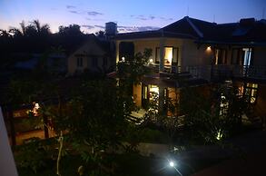 Hoi An Red Frangipani Villa