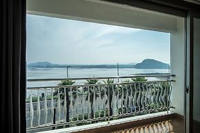 Breeze Bay Hotel