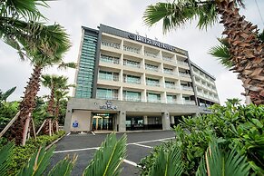 Breeze Bay Hotel