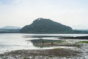 Breeze Bay Hotel