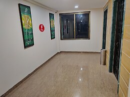 Hotel Reeva Suites
