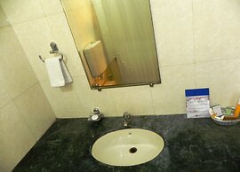 Hotel Reeva Suites