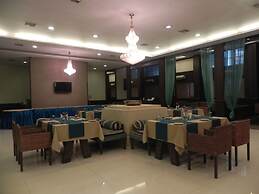 Hotel Reeva Suites
