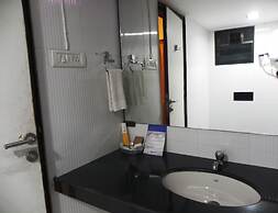 Hotel Reeva Regency