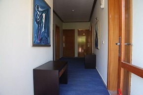 Yali Hotel