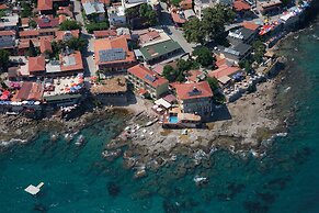 Yali Hotel