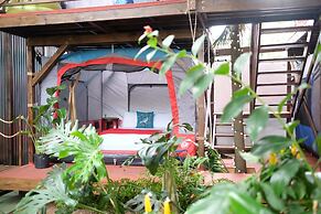 Panama House Bed & Breakfast