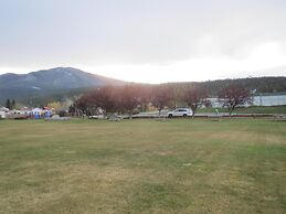 Round-Up Motel