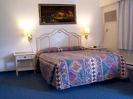 Round-Up Motel