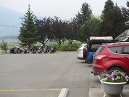 Round-Up Motel