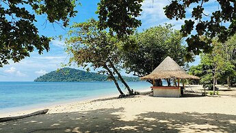 The Tropical Beach Resort