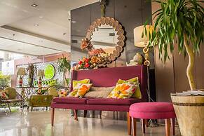 Canberry Hotel