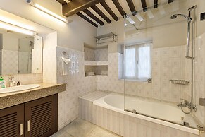 Shaligram Hotel